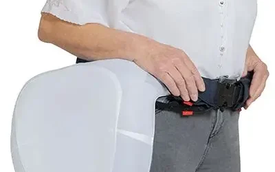 Hip’Safe: L’Airbag che Salva i Fianchi in 0.2 Secondi – La Rivoluzione Silenziosa per gli Anziani